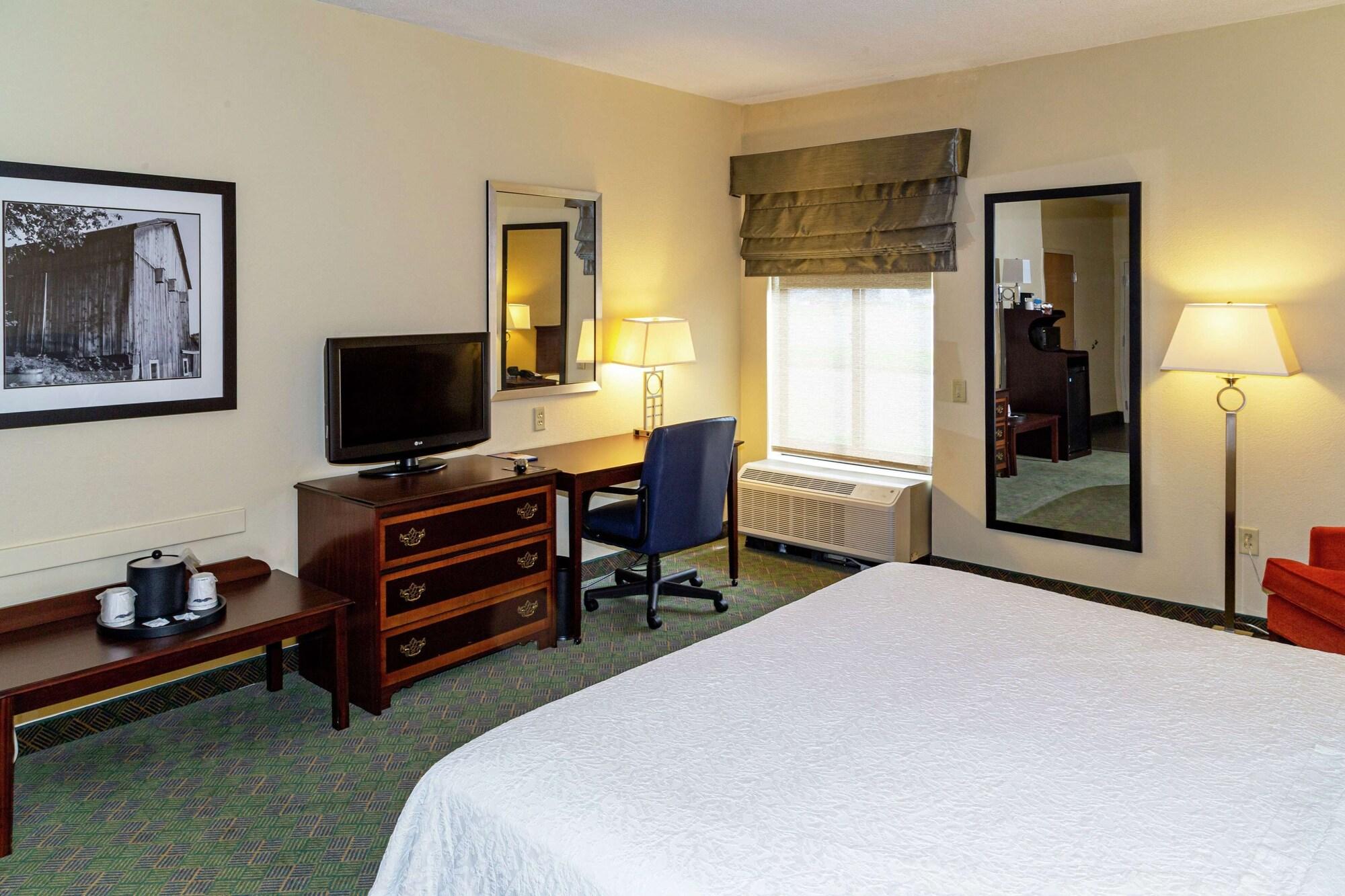 Hampton Inn New Philadelphia Extérieur photo